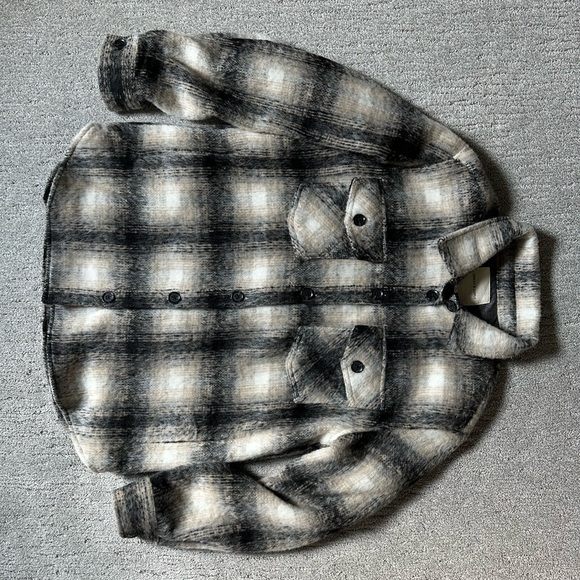 Thread and Supply Plaid Shacket Large - Picture 4 of 7